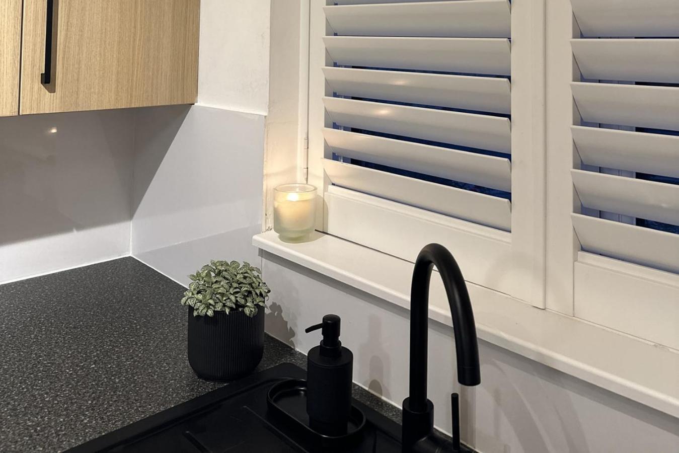 Cosy 1Bd Getaway Perfect For Couples Stamford Apartment Exterior foto